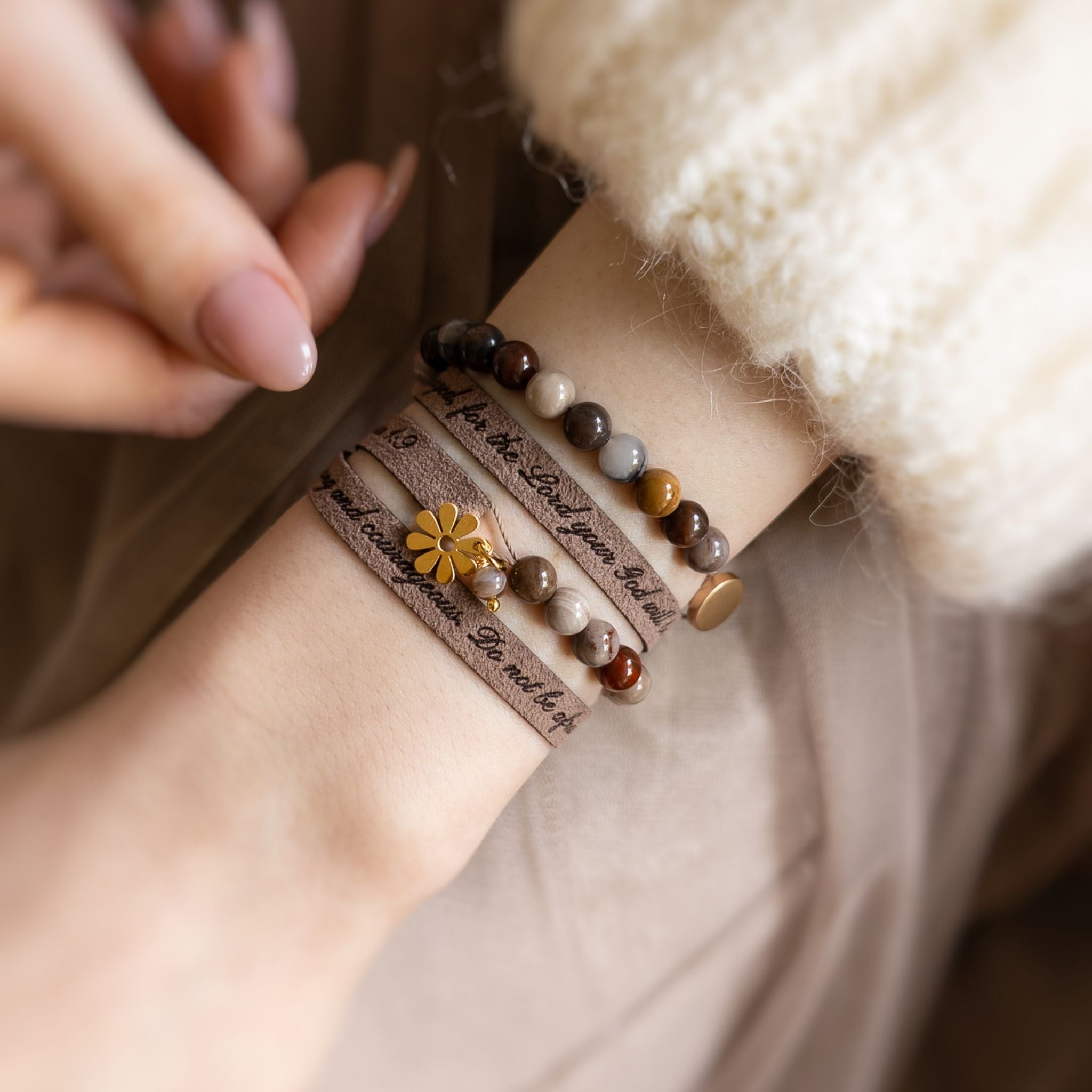 Gemustertes personalisiertes Armband mit benutzerdefiniertem Text bis zu 230 Zeichen
