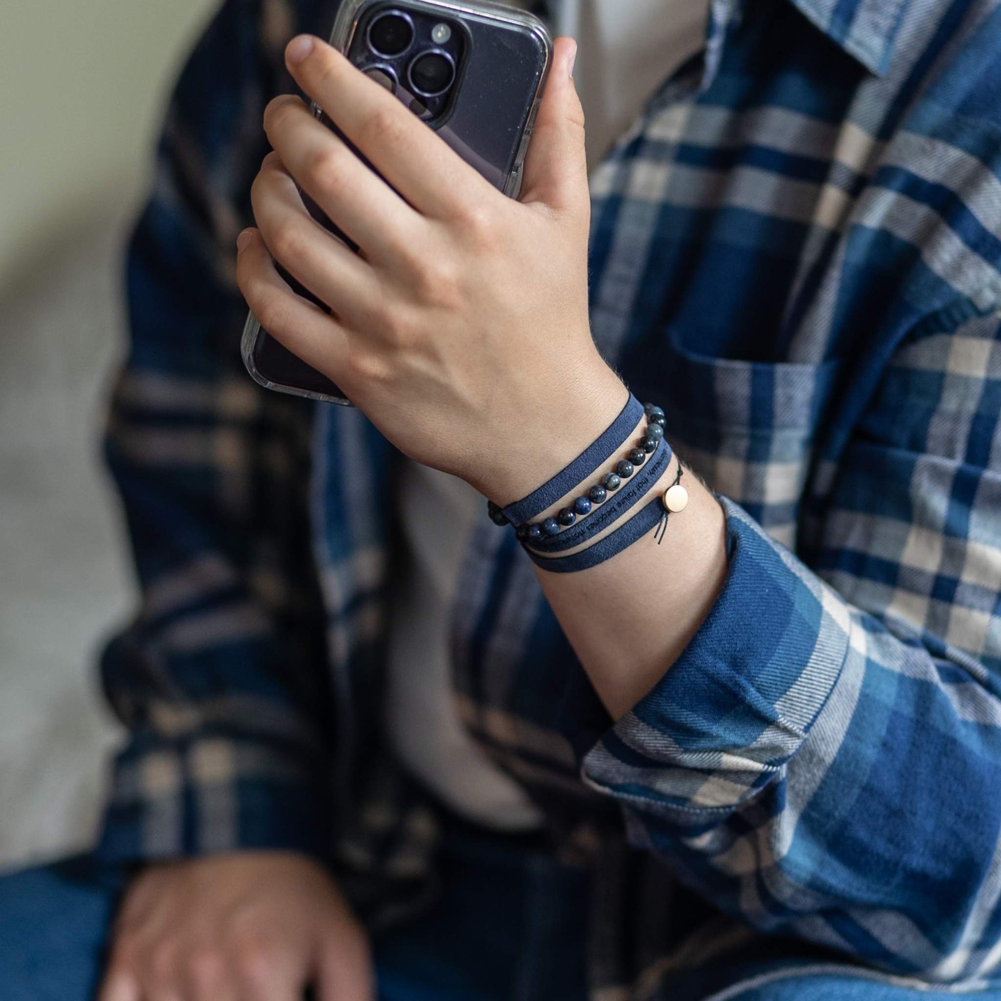 Gemustertes personalisiertes Armband mit benutzerdefiniertem Text bis zu 230 Zeichen
