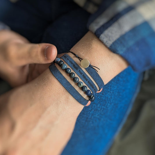 Gemustertes personalisiertes Armband mit benutzerdefiniertem Text bis zu 230 Zeichen