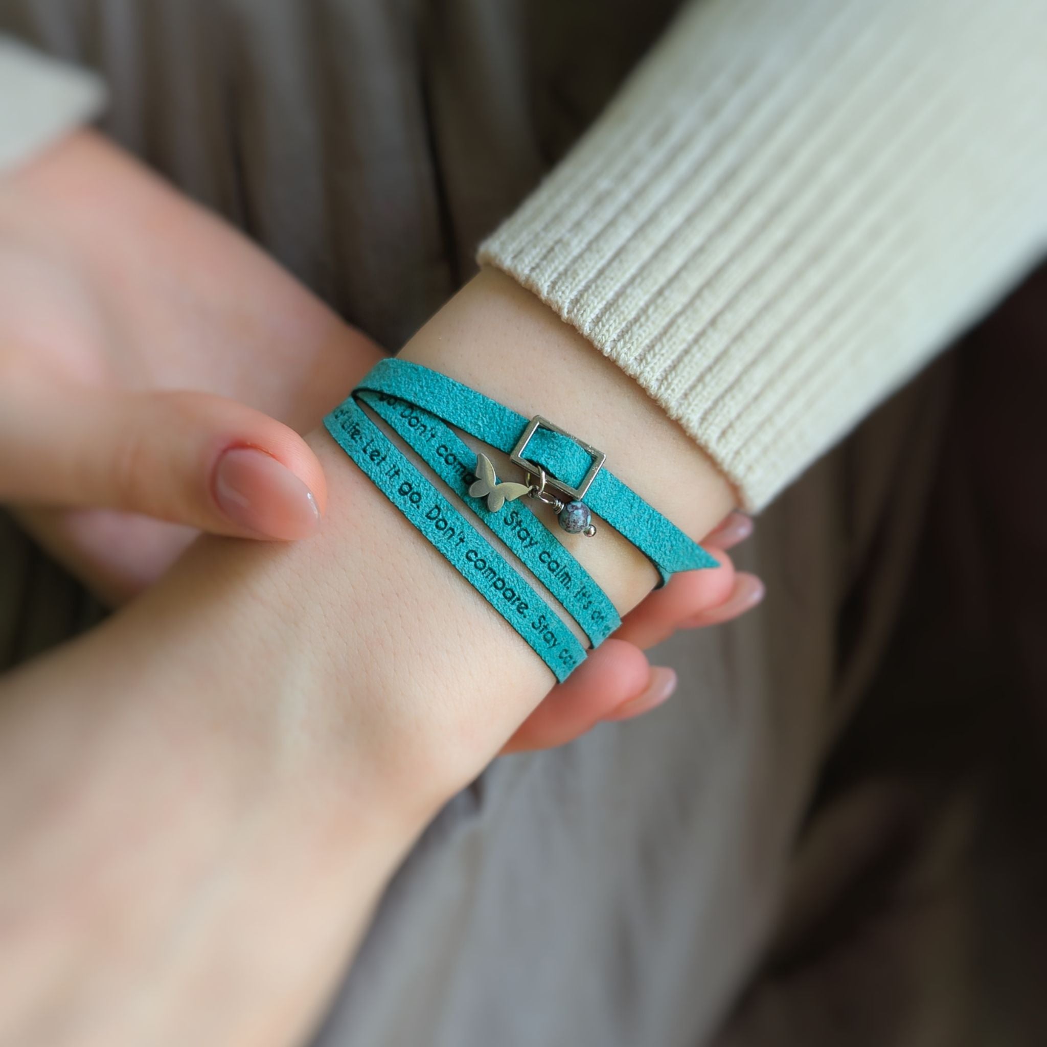 Gemustertes personalisiertes Armband mit benutzerdefiniertem Text bis zu 230 Zeichen